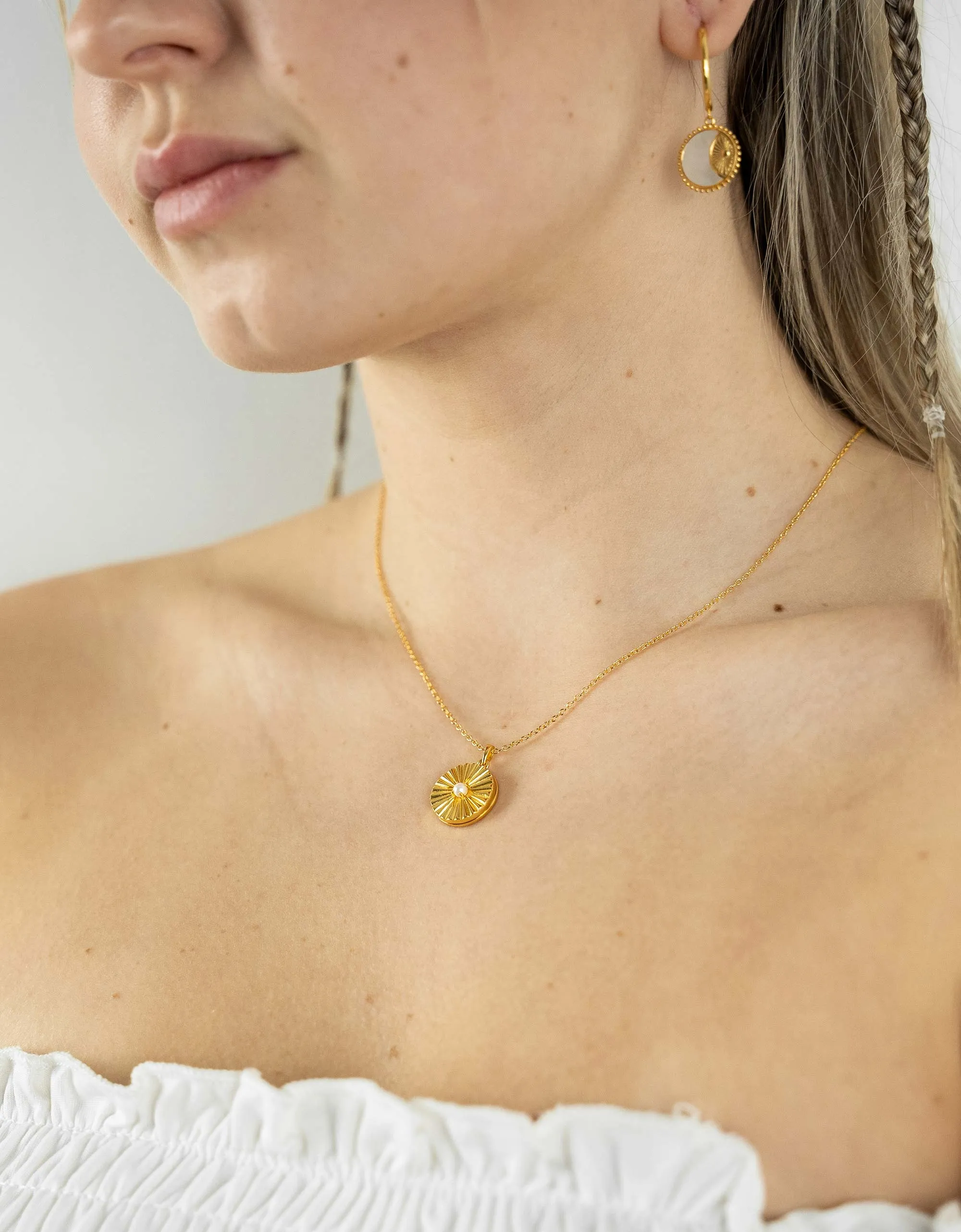 Sun Shell Pearl Locket Necklace